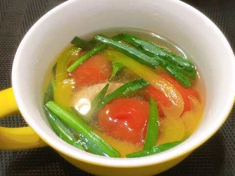 彩り野菜たっぷり♥ニラとトマトのスープ♪